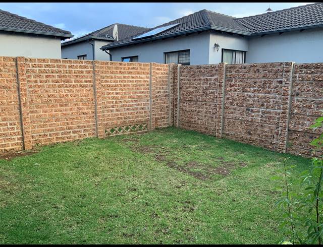 3 BEDROOM TOWNHOUSE FOR SALE IN PARKRAND